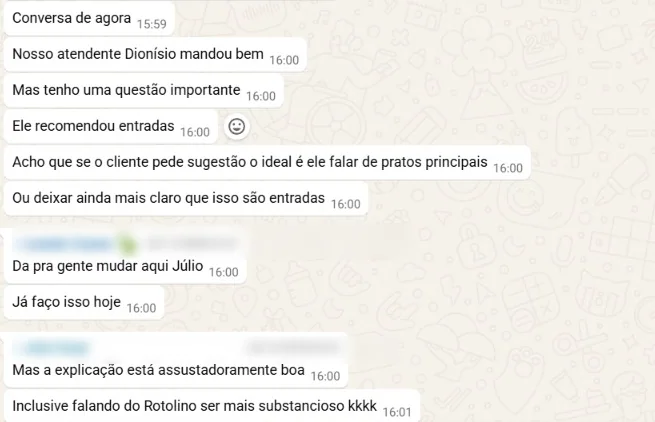 Print do grupo Dionísio + Al Forno no WhatsApp: Júlio elogia o atendente Dionísio, pede que a IA priorize pratos principais nas sugestões, o time responde que faz o ajuste no mesmo dia e Júlio conclui que a explicação do cardápio está assustadoramente boa
